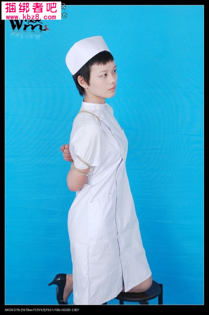 09-8-4嫣蓉护士装100P